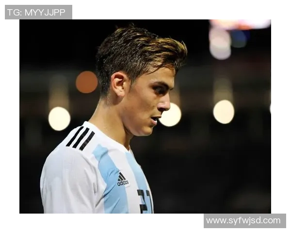 迪巴拉获评为年度阿根廷最佳球员，喜极而泣